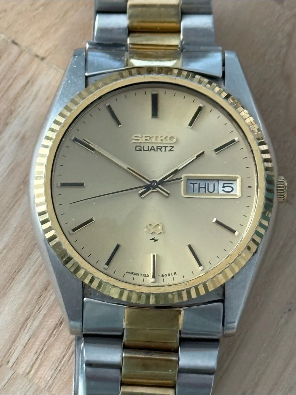 Seiko SQ Presidential Vintage Mens Watch Two-Tone Bracelet Case Date New Crystal